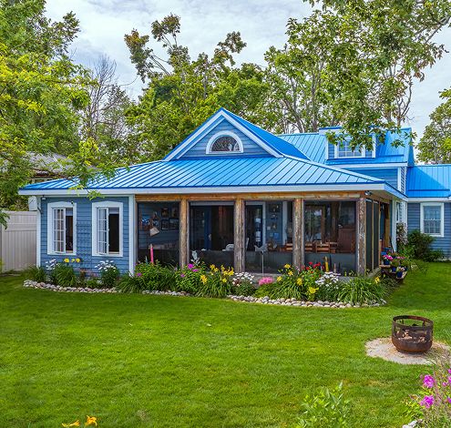 Lake Simcoe Century Farmhouse