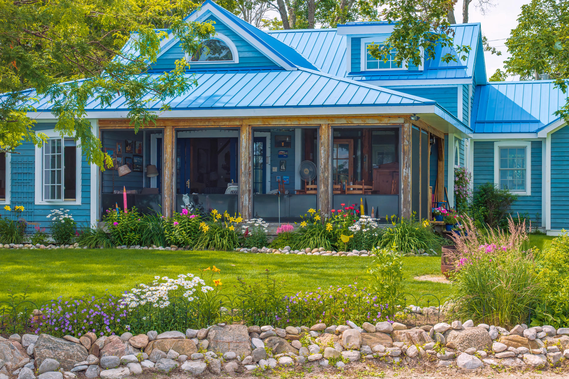 Lake Simcoe Century Farmhouse